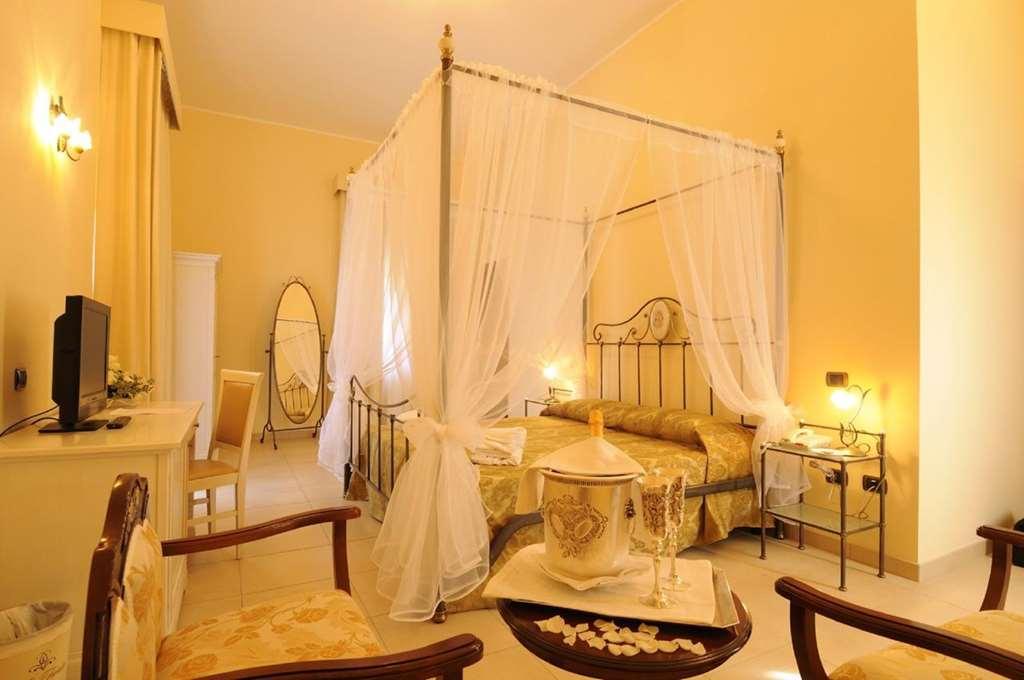 Hotel Villa Fiorita ジュリアノーヴァ 部屋 写真