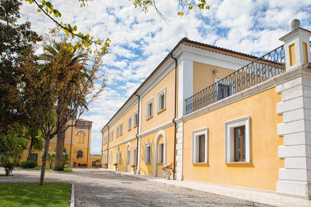 Hotel Villa Fiorita ジュリアノーヴァ エクステリア 写真